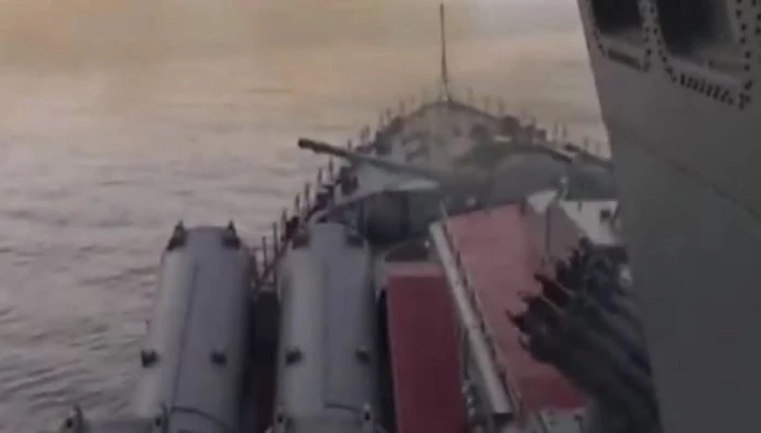 Εντυπωσιακές ασκήσεις από τον ρώσικο στόλο (βίντεο)